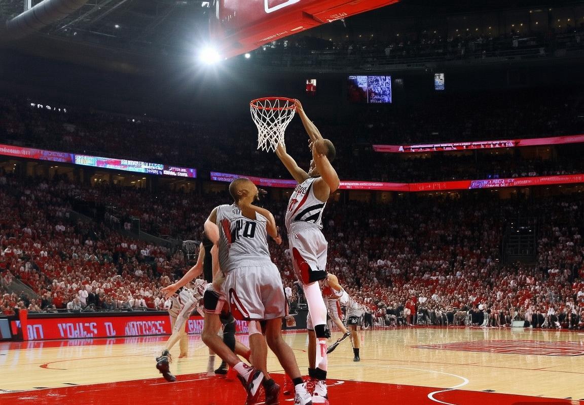 2016年NBA季后赛：火箭队灵活战术与哈登火力全开解析