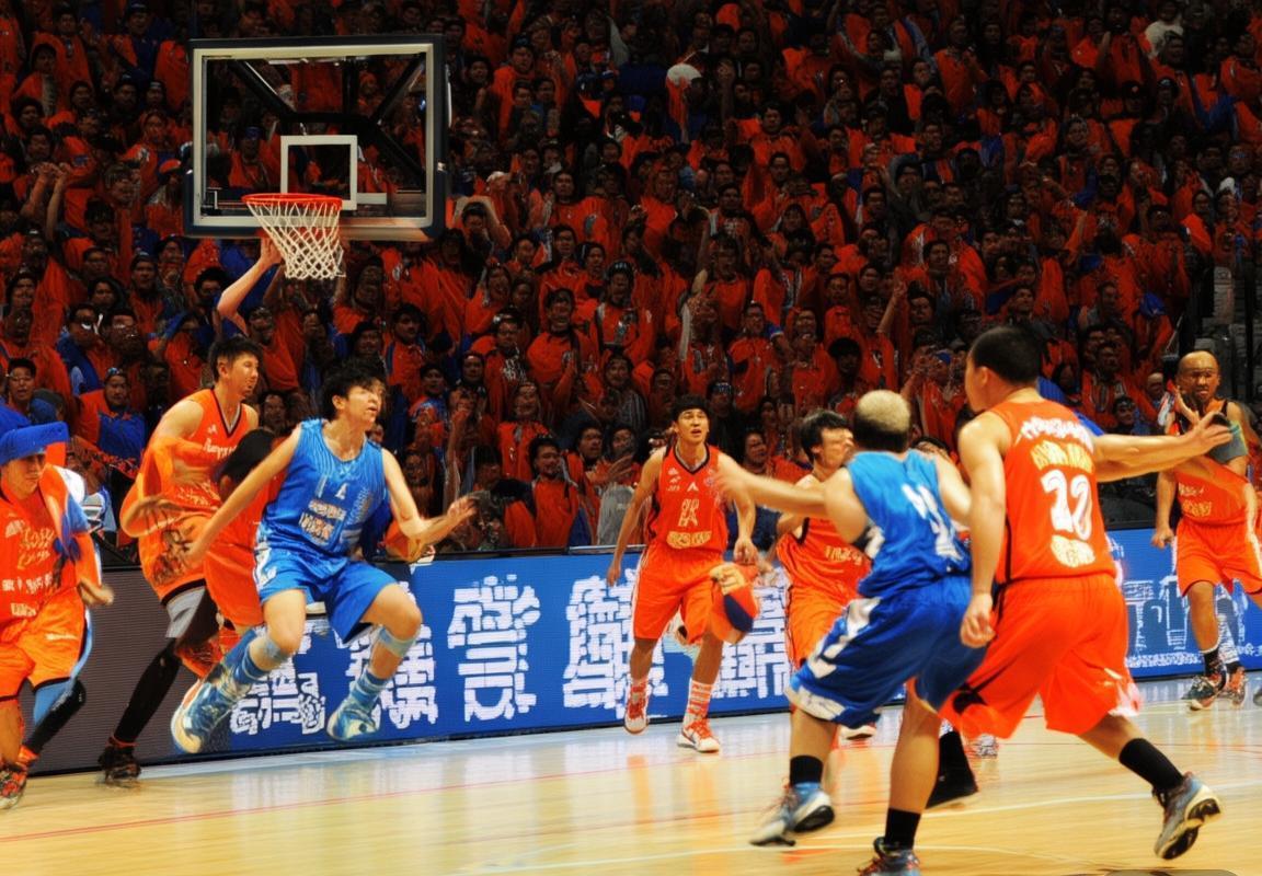 2013 CBA季后赛：广东VS北京巅峰对决解析